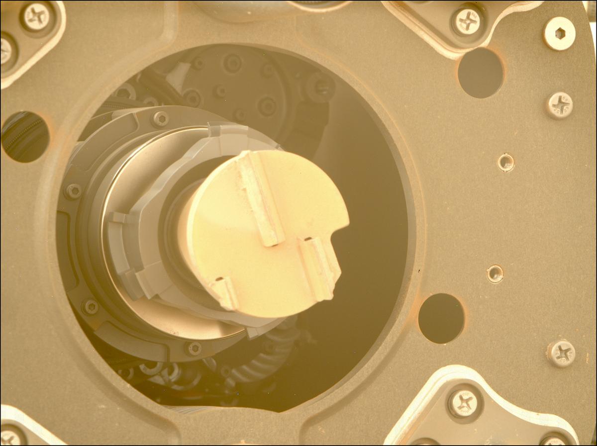 This image was taken by MCZ_RIGHT onboard NASA's Mars rover Perseverance on Sol 521