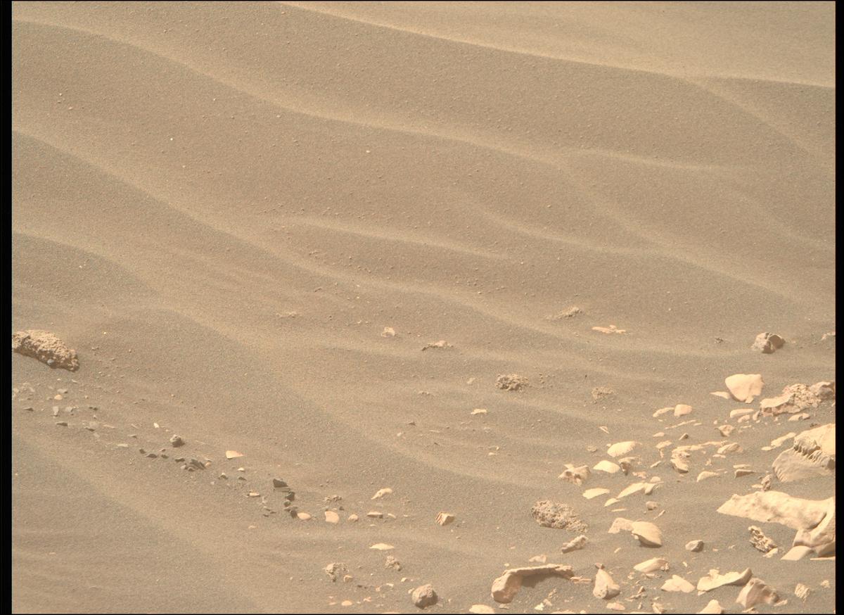 This image was taken by MCZ_RIGHT onboard NASA's Mars rover Perseverance on Sol 521