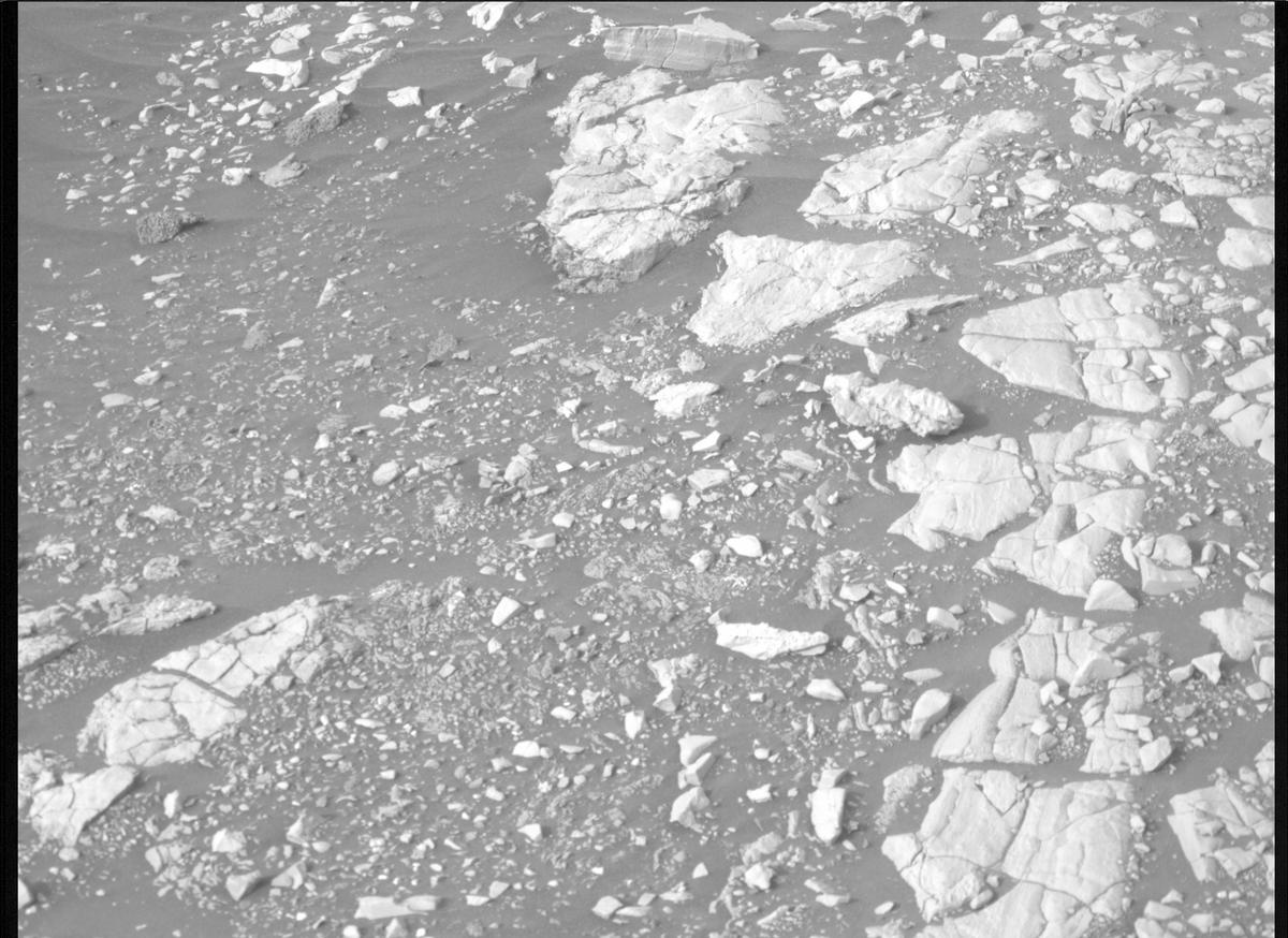 This image was taken by MCZ_RIGHT onboard NASA's Mars rover Perseverance on Sol 521