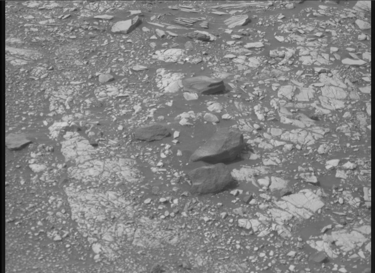 This image was taken by MCZ_RIGHT onboard NASA's Mars rover Perseverance on Sol 521