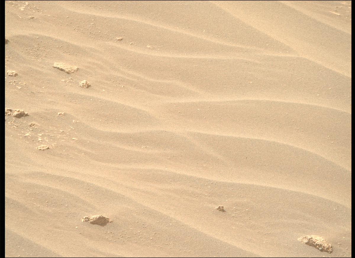 This image was taken by MCZ_RIGHT onboard NASA's Mars rover Perseverance on Sol 523