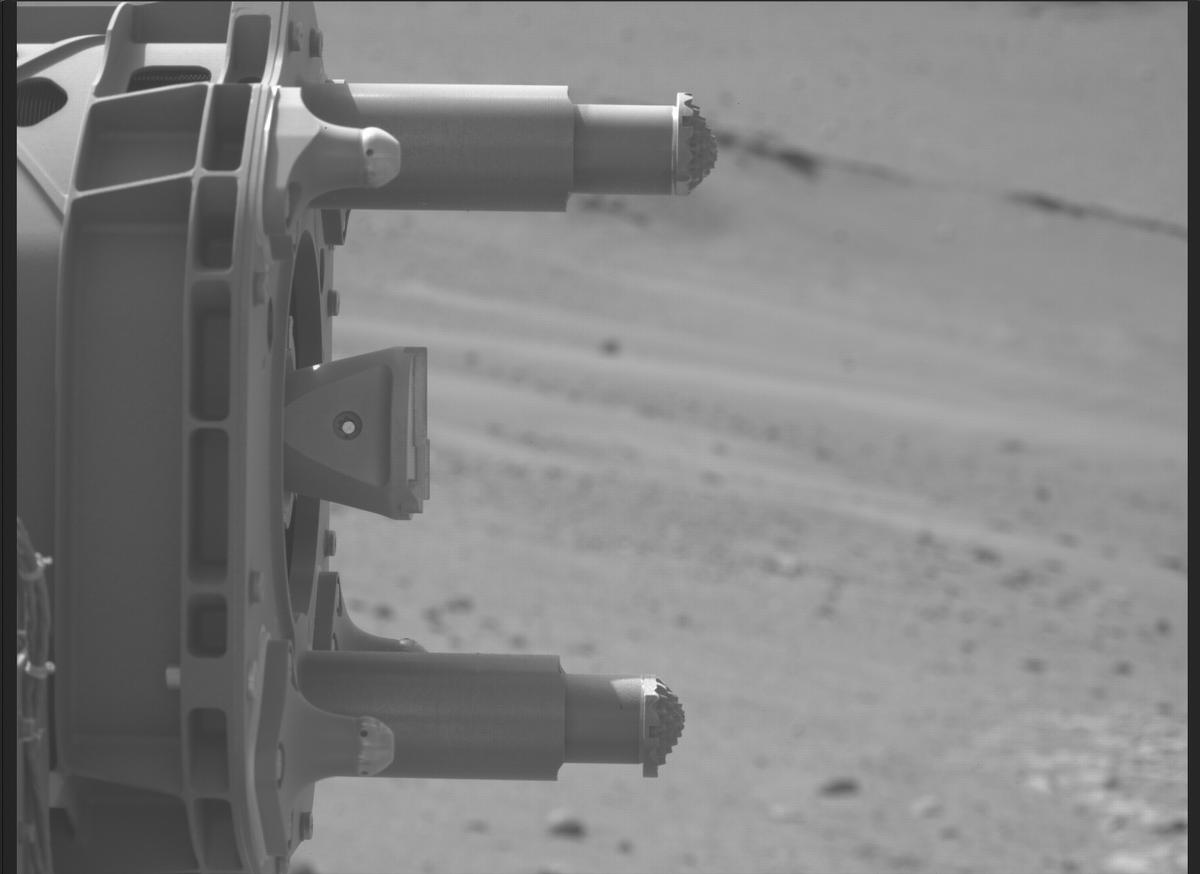 This image was taken by MCZ_LEFT onboard NASA's Mars rover Perseverance on Sol 524