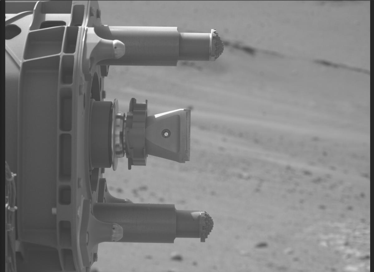 This image was taken by MCZ_LEFT onboard NASA's Mars rover Perseverance on Sol 524