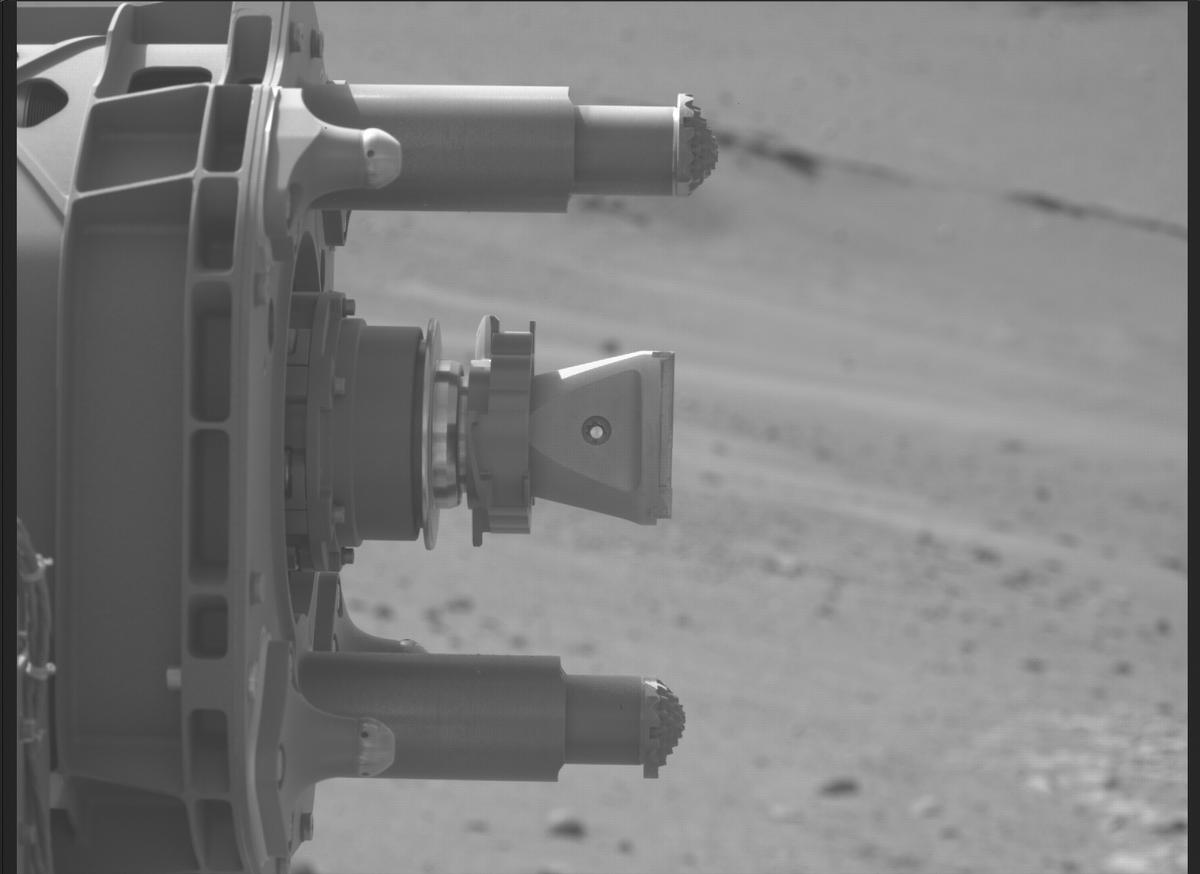 This image was taken by MCZ_LEFT onboard NASA's Mars rover Perseverance on Sol 524