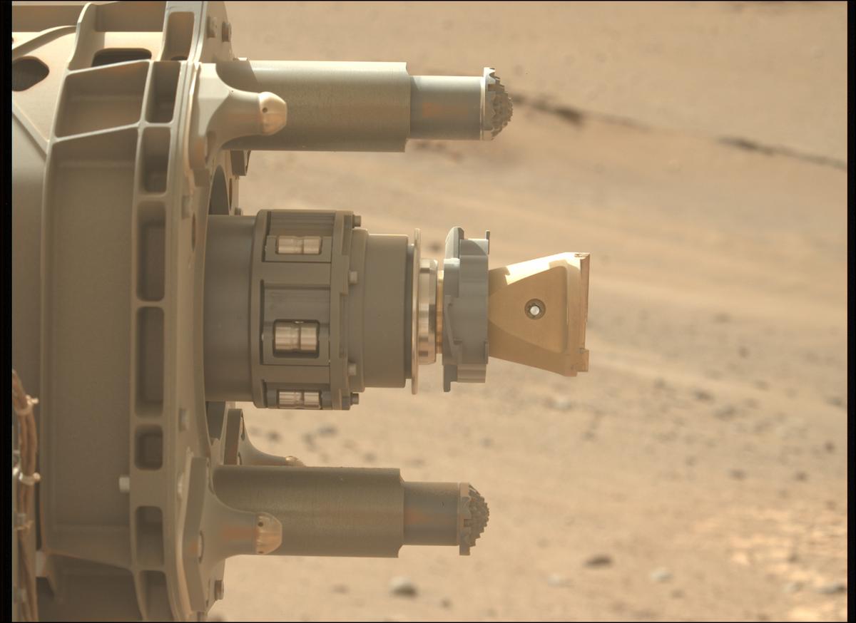 This image was taken by MCZ_LEFT onboard NASA's Mars rover Perseverance on Sol 524