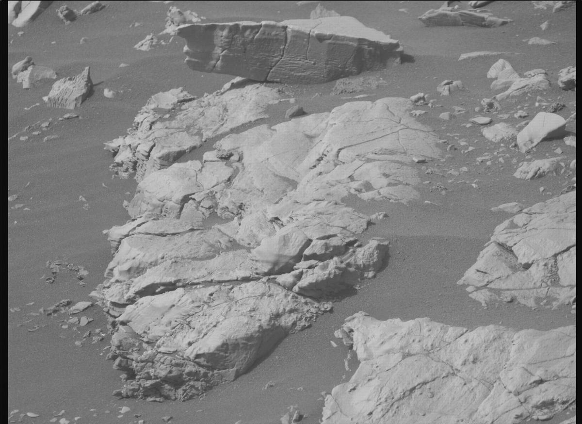 This image was taken by MCZ_RIGHT onboard NASA's Mars rover Perseverance on Sol 524
