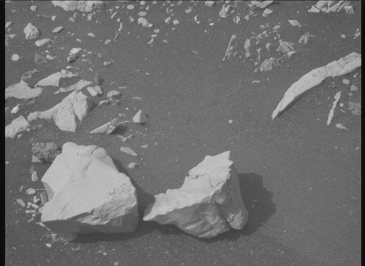This image was taken by MCZ_RIGHT onboard NASA's Mars rover Perseverance on Sol 526