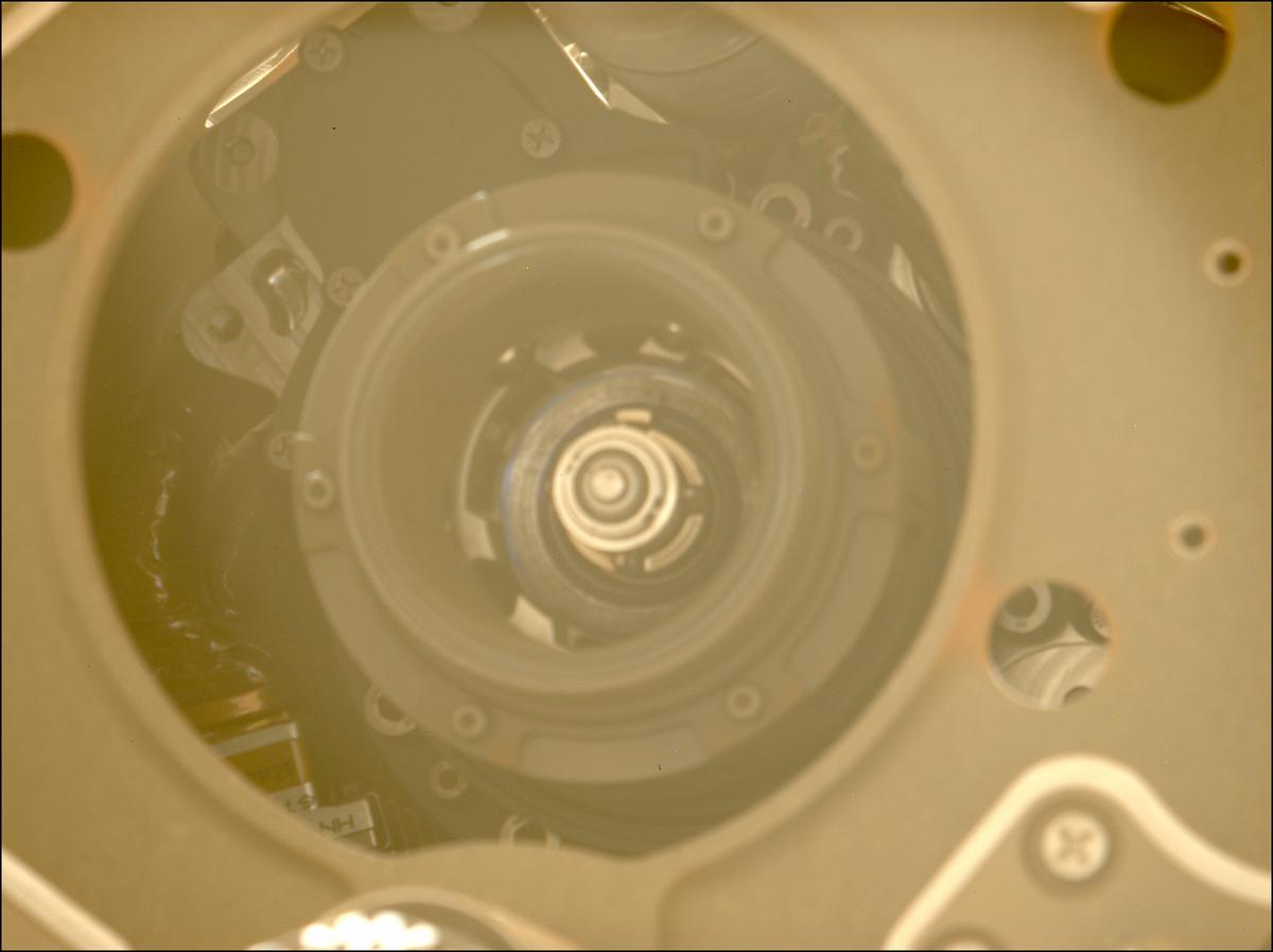 This image was taken by MCZ_LEFT onboard NASA's Mars rover Perseverance on Sol 530