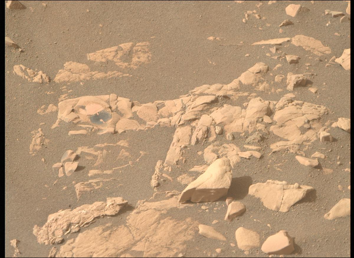 This image was taken by MCZ_RIGHT onboard NASA's Mars rover Perseverance on Sol 531