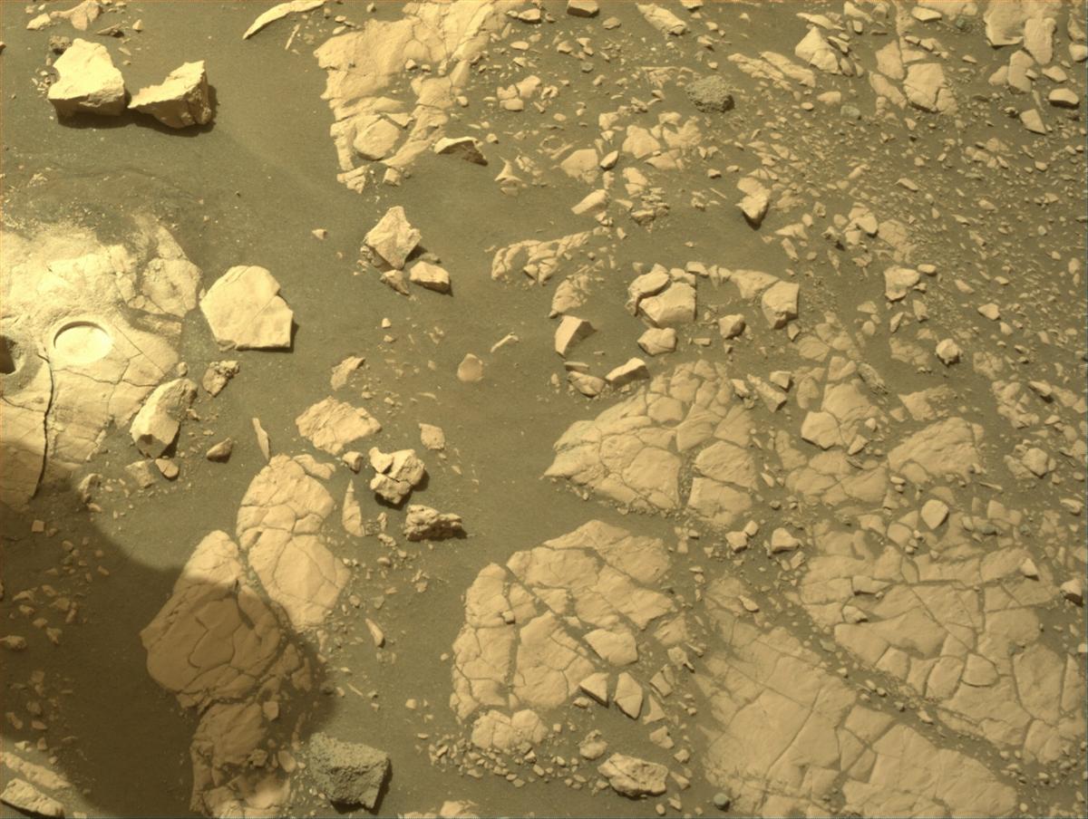 This image was taken by NAVCAM_RIGHT onboard NASA's Mars rover Perseverance on Sol 532