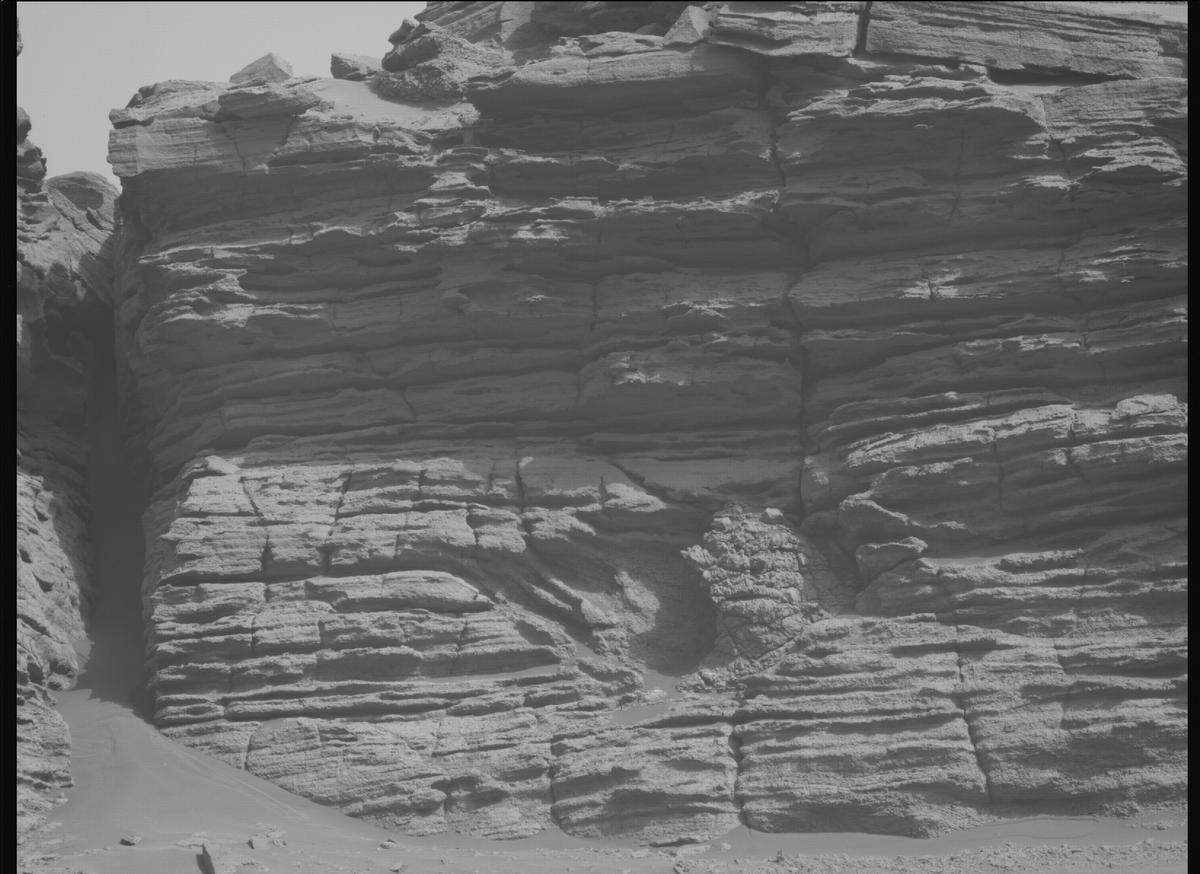 This image was taken by MCZ_LEFT onboard NASA's Mars rover Perseverance on Sol 532