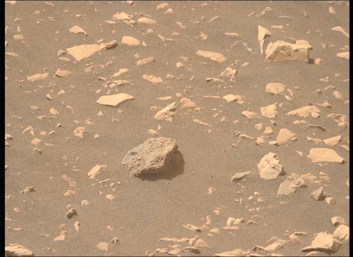 This image was taken by MCZ_RIGHT onboard NASA's Mars rover Perseverance on Sol 532