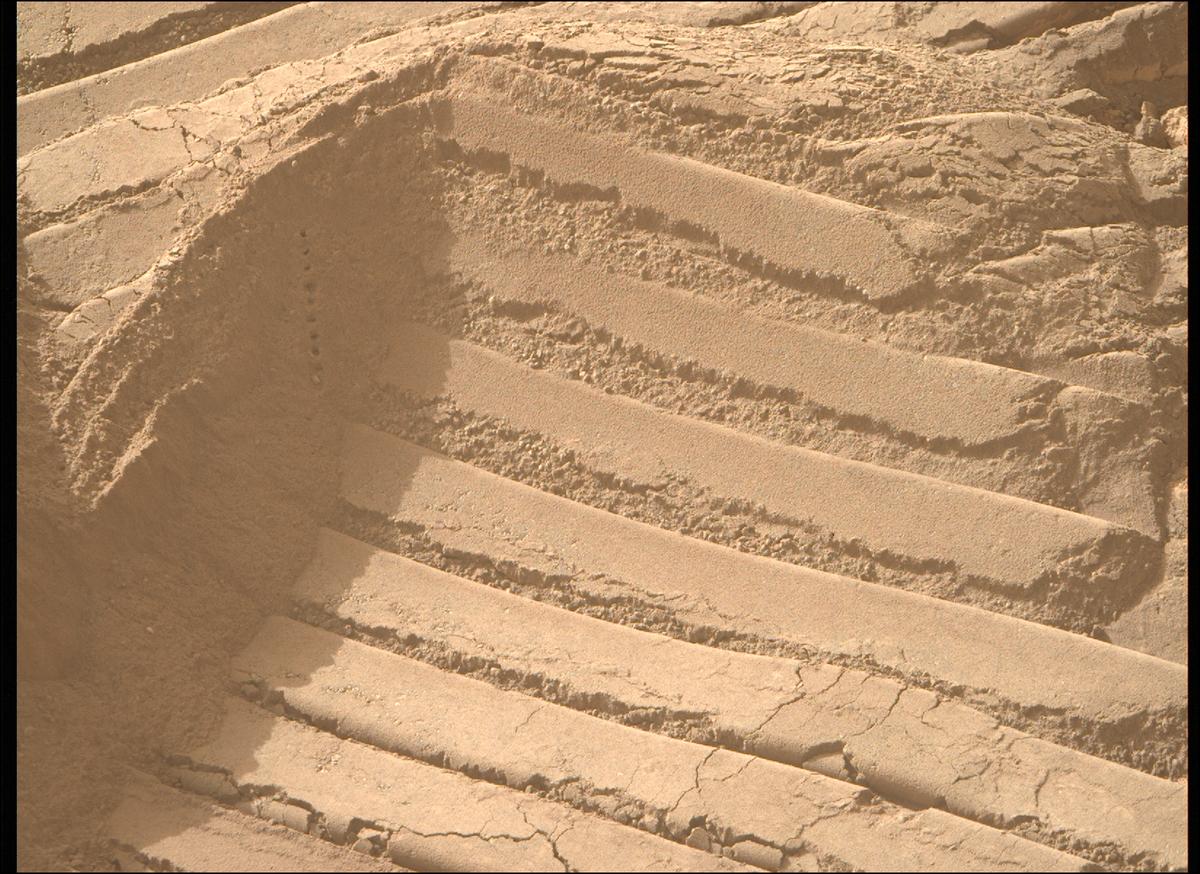 This image was taken by MCZ_RIGHT onboard NASA's Mars rover Perseverance on Sol 546