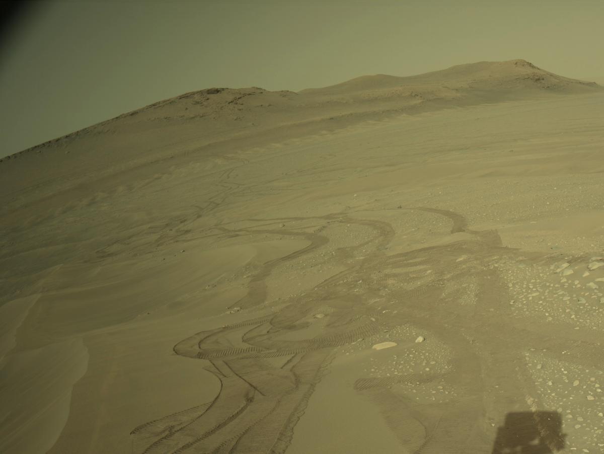 This image was taken by NAVCAM_RIGHT onboard NASA's Mars rover Perseverance on Sol 548
