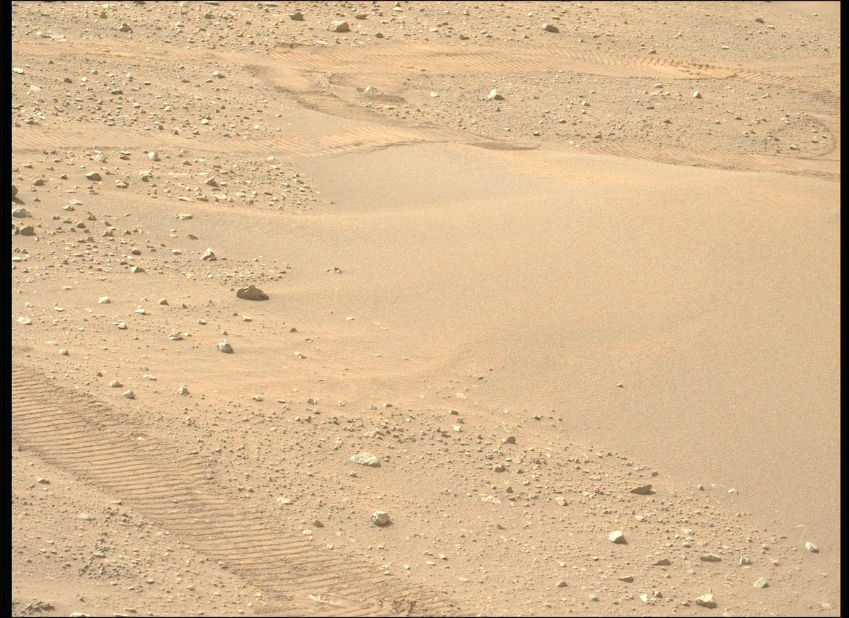 This image was taken by MCZ_LEFT onboard NASA's Mars rover Perseverance on Sol 549