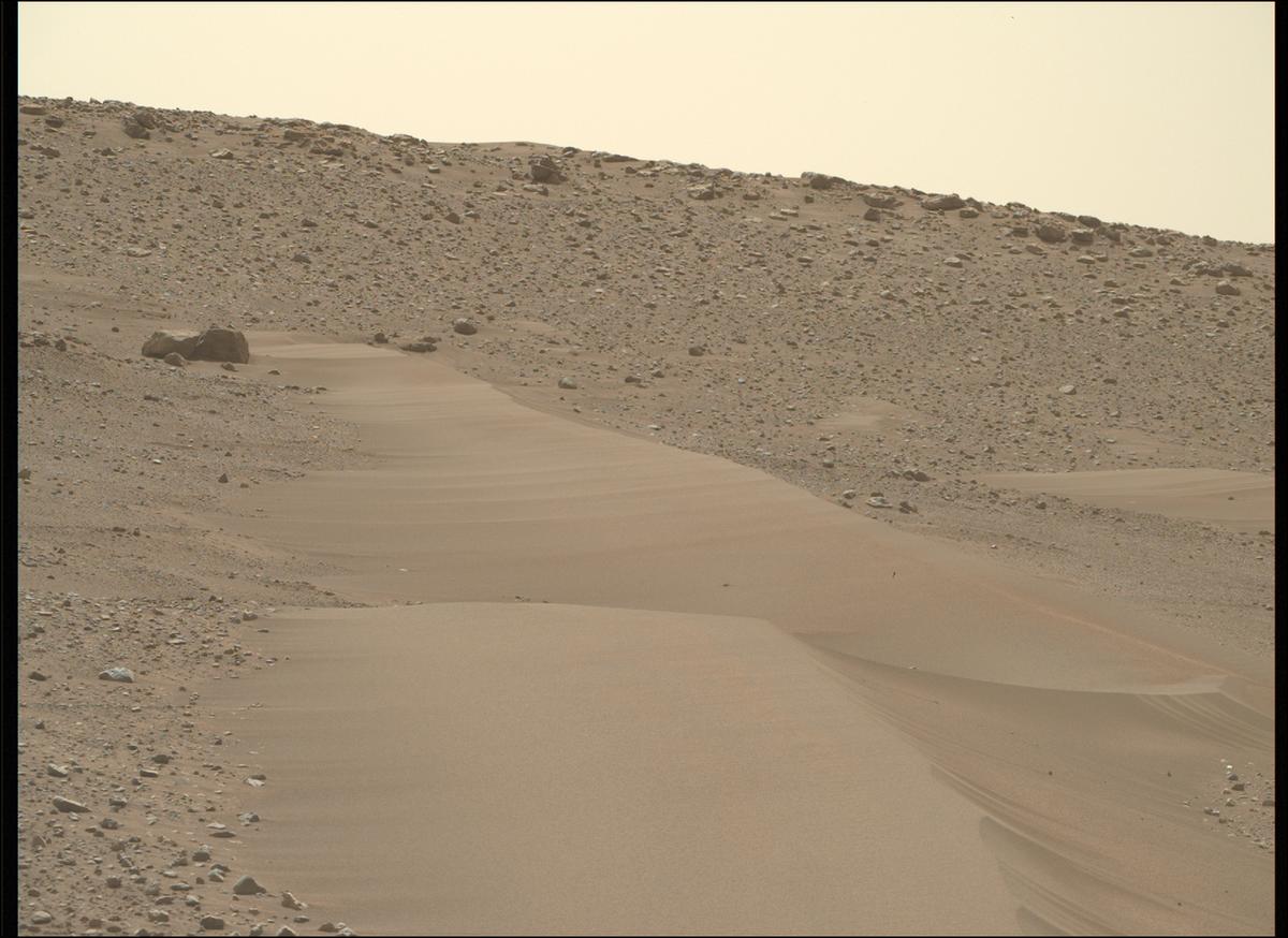 This image was taken by MCZ_RIGHT onboard NASA's Mars rover Perseverance on Sol 549