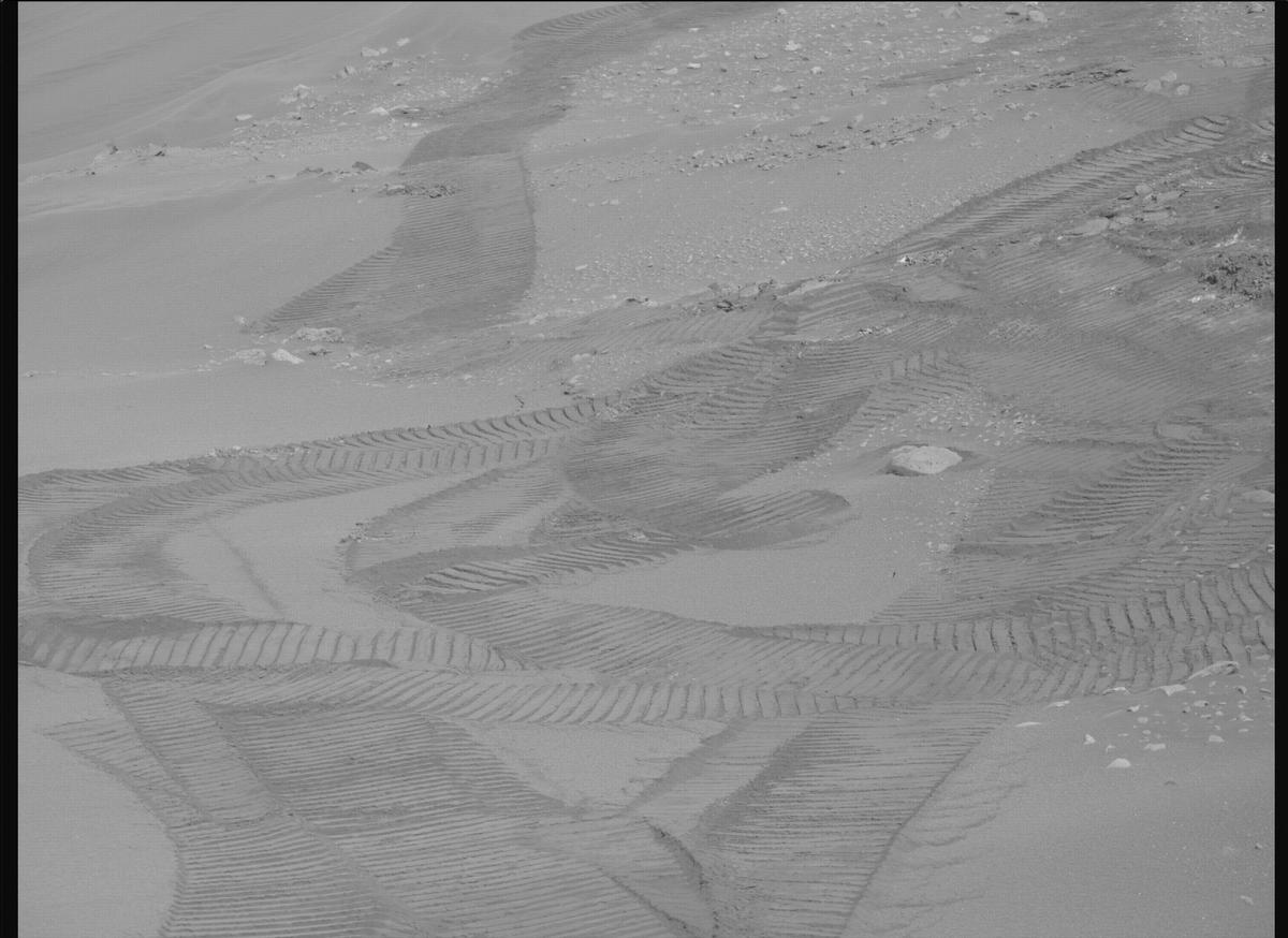 This image was taken by MCZ_RIGHT onboard NASA's Mars rover Perseverance on Sol 549