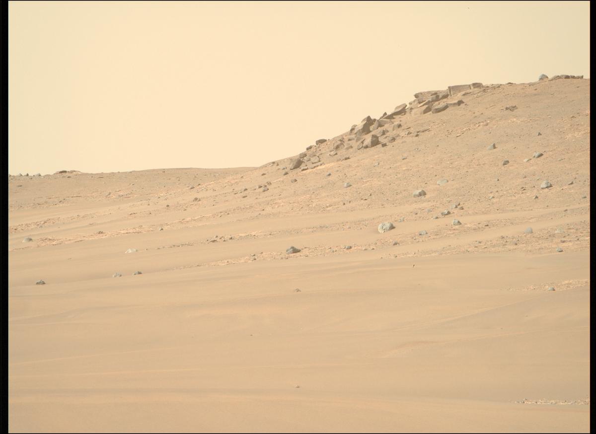 This image was taken by MCZ_RIGHT onboard NASA's Mars rover Perseverance on Sol 550