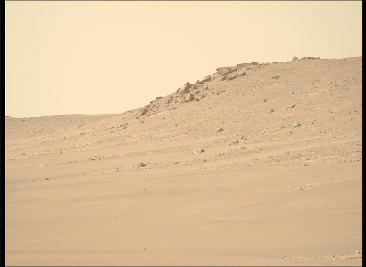 This image was taken by MCZ_RIGHT onboard NASA's Mars rover Perseverance on Sol 550