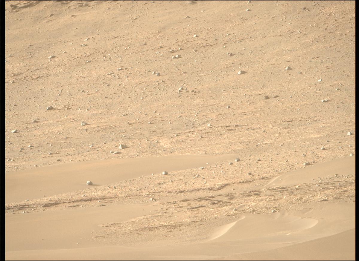 This image was taken by MCZ_RIGHT onboard NASA's Mars rover Perseverance on Sol 551