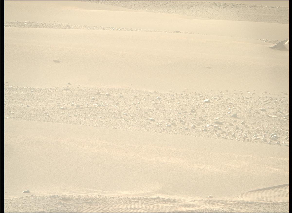 This image was taken by MCZ_RIGHT onboard NASA's Mars rover Perseverance on Sol 551