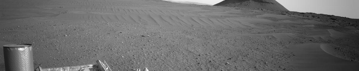 This image was taken by NAVCAM_LEFT onboard NASA's Mars rover Perseverance on Sol 552