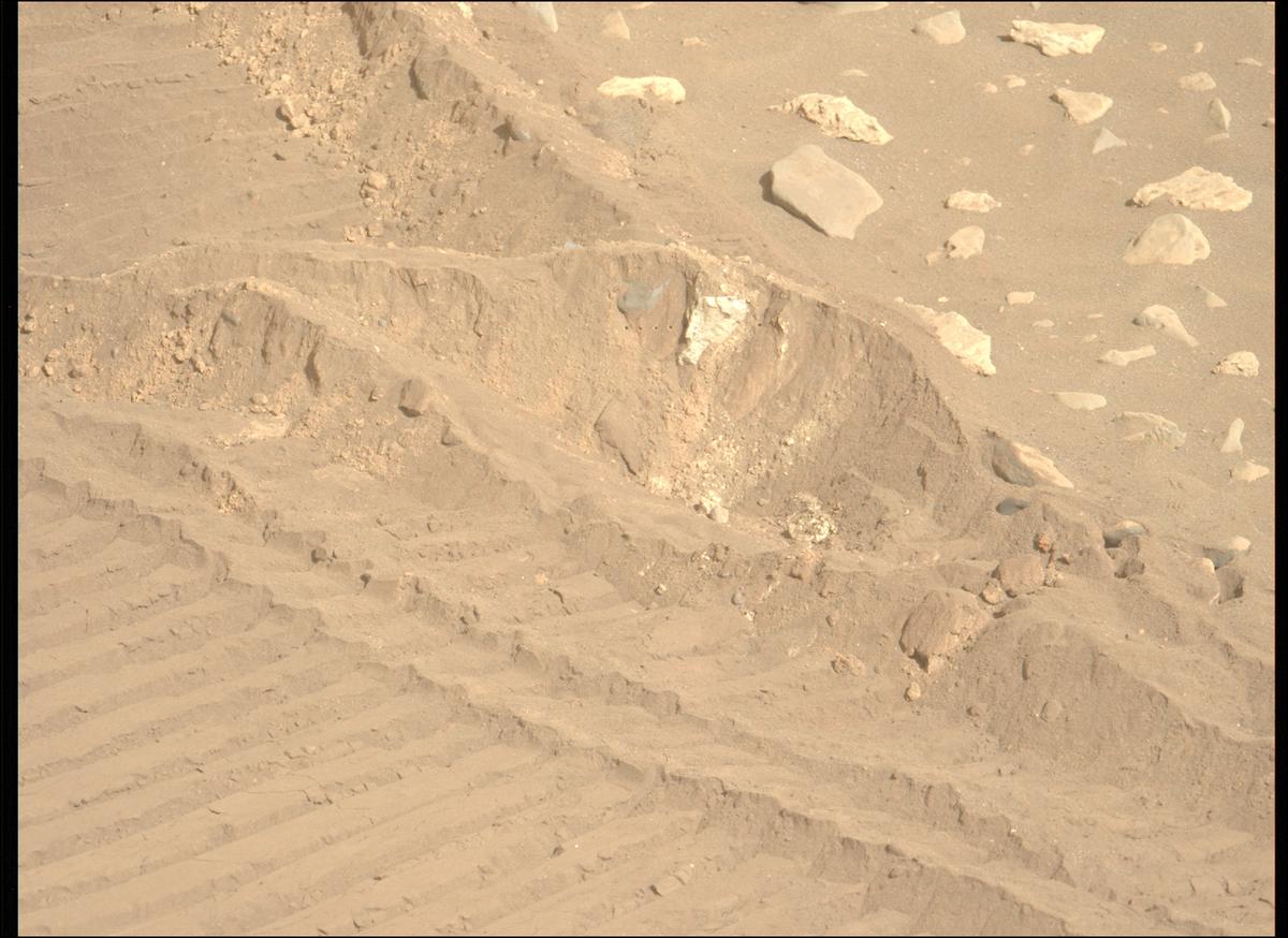 This image was taken by MCZ_LEFT onboard NASA's Mars rover Perseverance on Sol 554