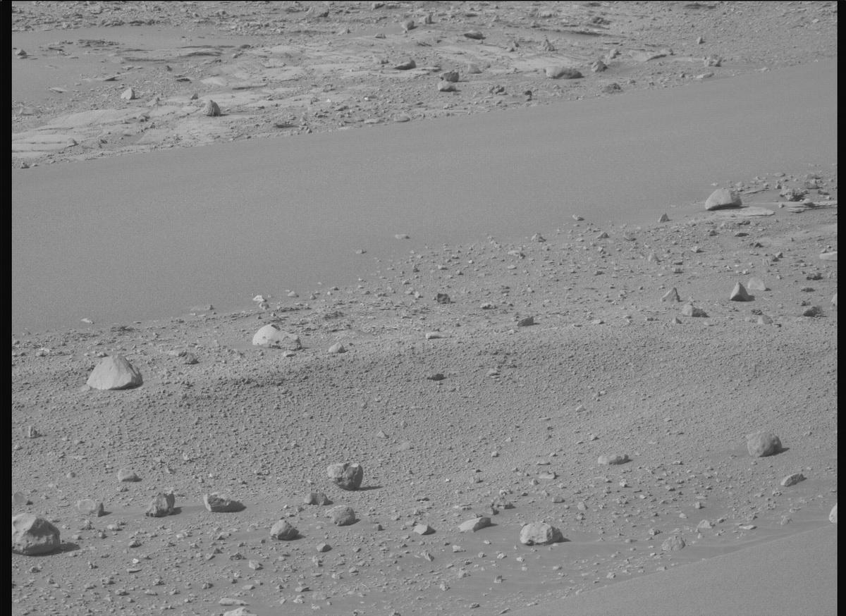 This image was taken by MCZ_RIGHT onboard NASA's Mars rover Perseverance on Sol 556