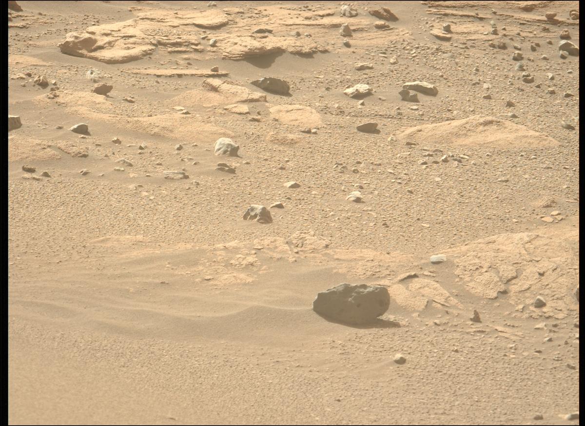 This image was taken by MCZ_LEFT onboard NASA's Mars rover Perseverance on Sol 563