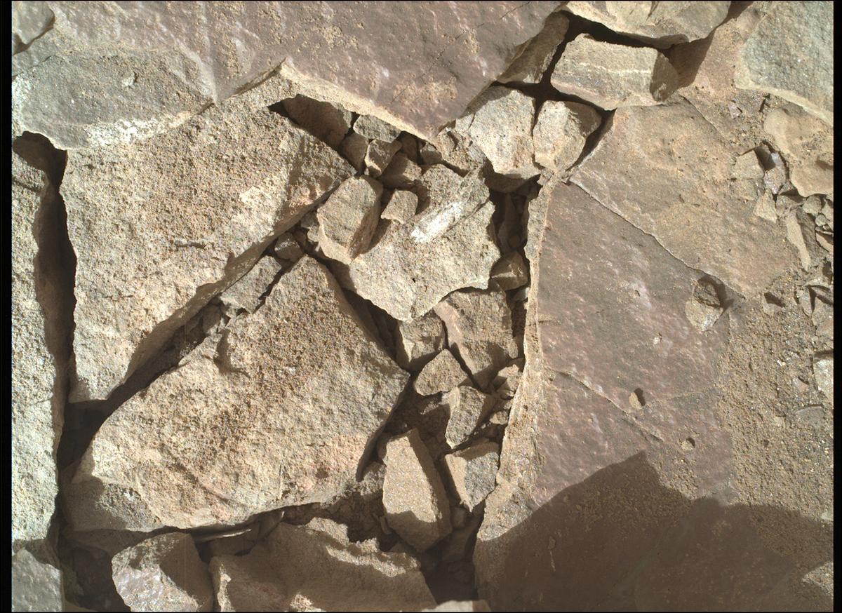 This image was taken by SHERLOC_WATSON onboard NASA's Mars rover Perseverance on Sol 564