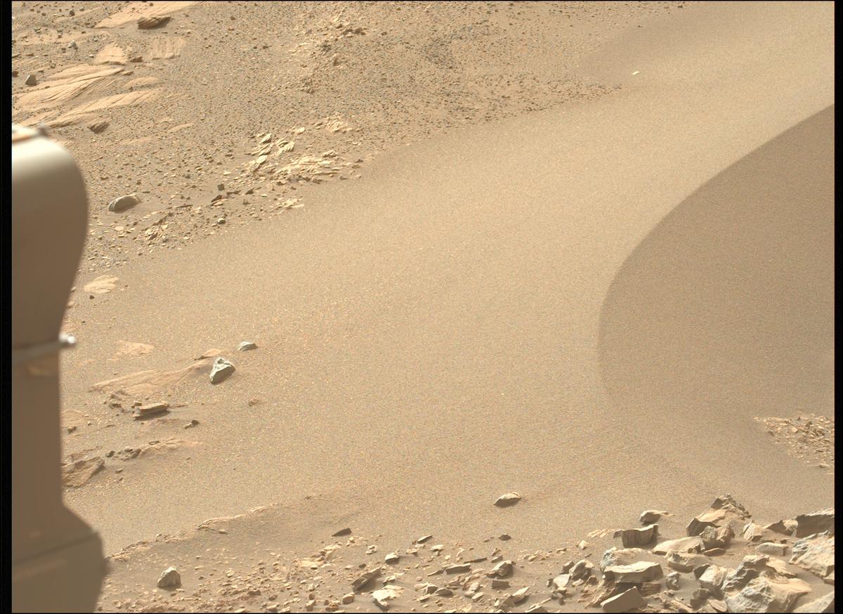 This image was taken by MCZ_LEFT onboard NASA's Mars rover Perseverance on Sol 565