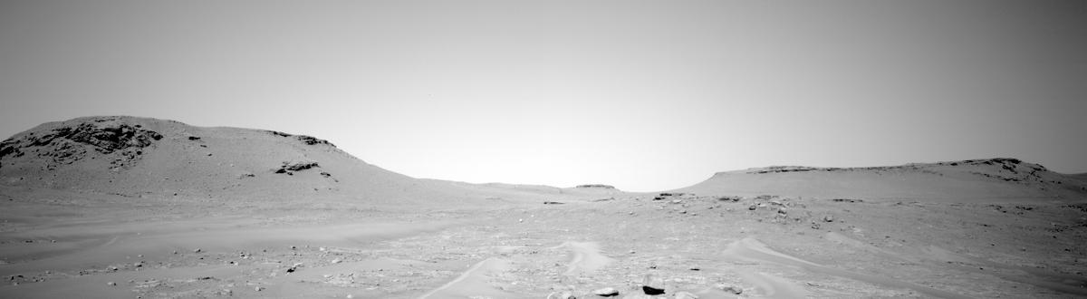 This image was taken by NAVCAM_LEFT onboard NASA's Mars rover Perseverance on Sol 567