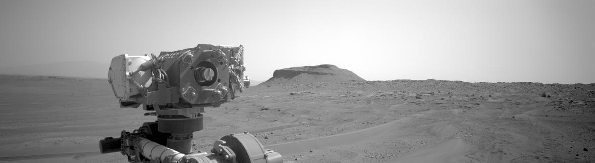 This image was taken by NAVCAM_LEFT onboard NASA's Mars rover Perseverance on Sol 567