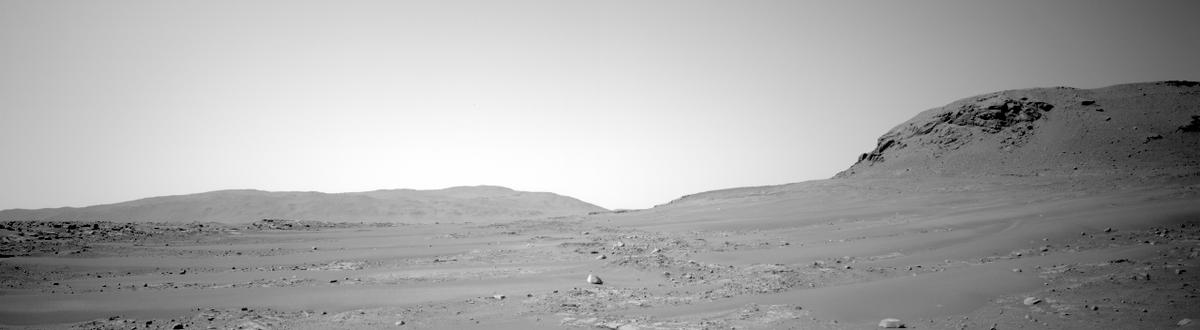 This image was taken by NAVCAM_LEFT onboard NASA's Mars rover Perseverance on Sol 567