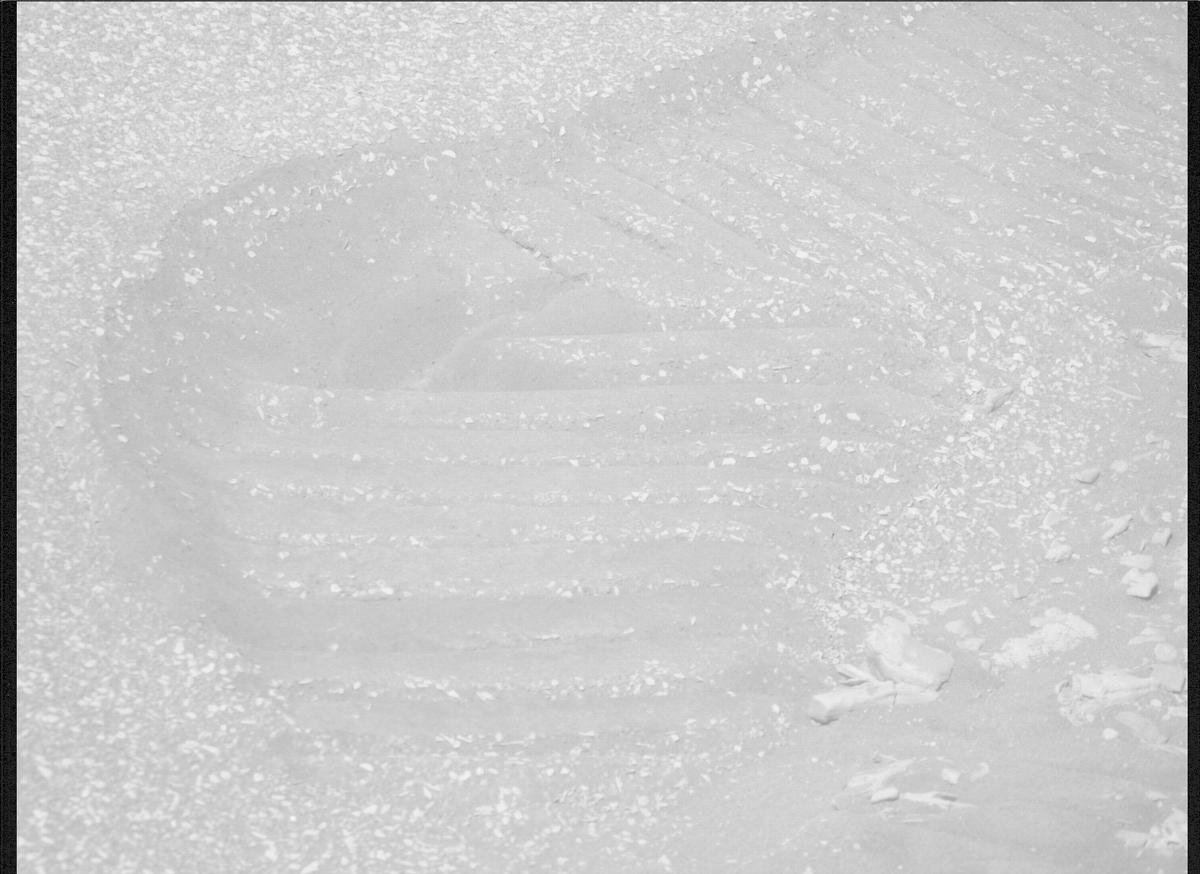 This image was taken by MCZ_RIGHT onboard NASA's Mars rover Perseverance on Sol 567