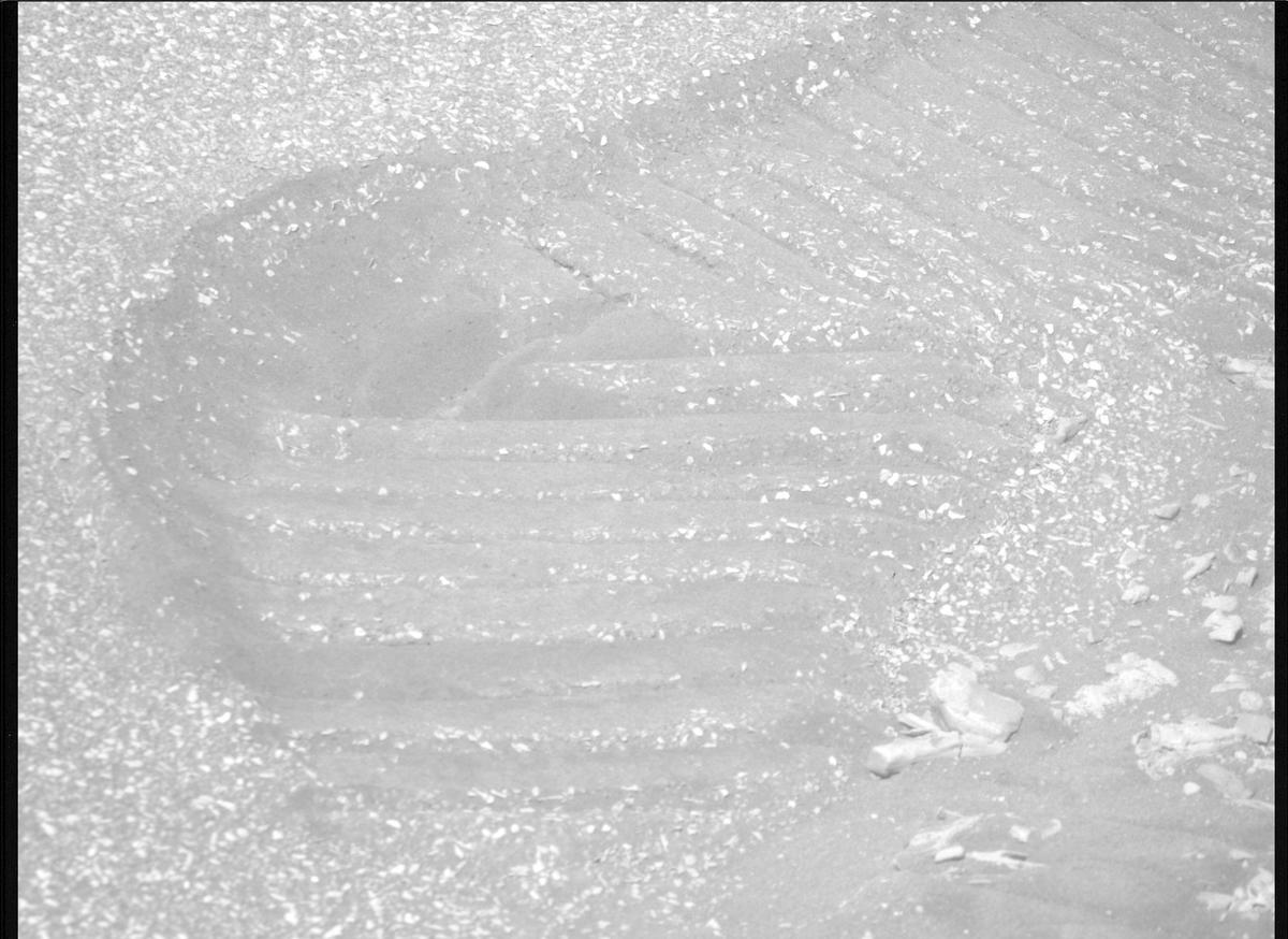 This image was taken by MCZ_RIGHT onboard NASA's Mars rover Perseverance on Sol 567