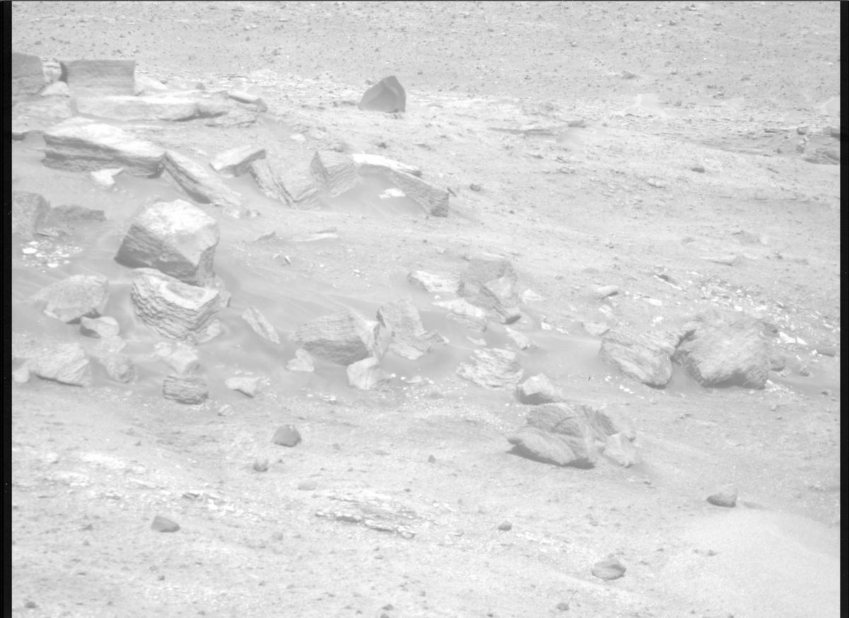 This image was taken by MCZ_RIGHT onboard NASA's Mars rover Perseverance on Sol 567
