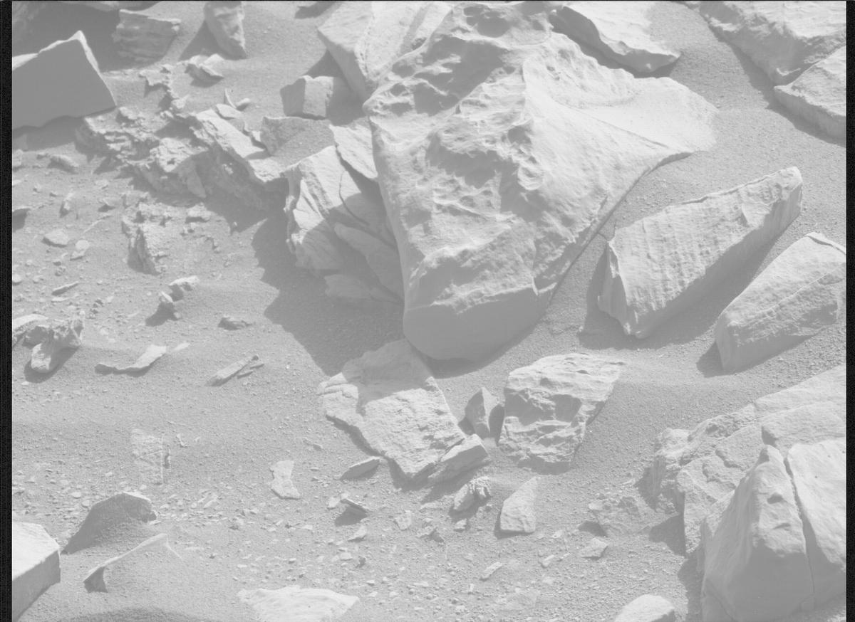 This image was taken by MCZ_LEFT onboard NASA's Mars rover Perseverance on Sol 569