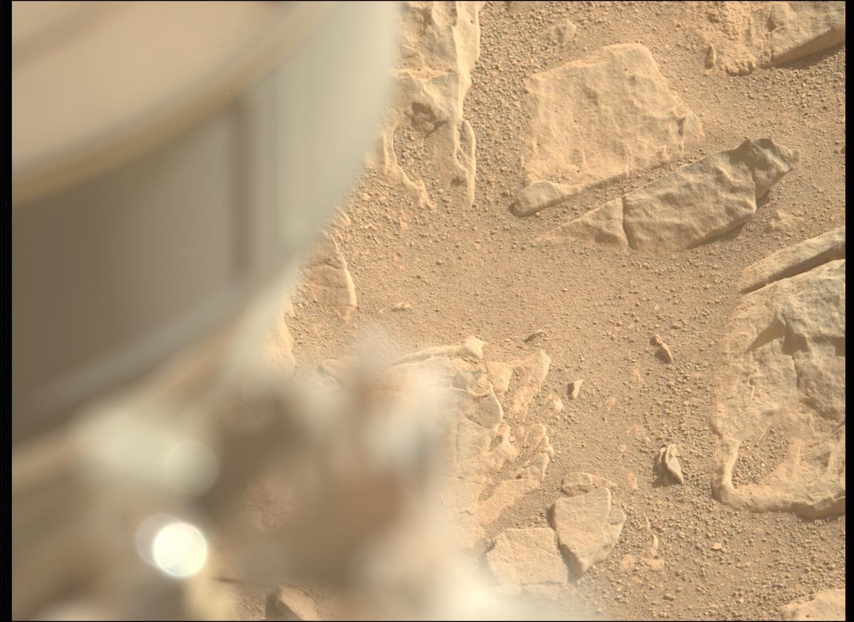 This image was taken by MCZ_LEFT onboard NASA's Mars rover Perseverance on Sol 569