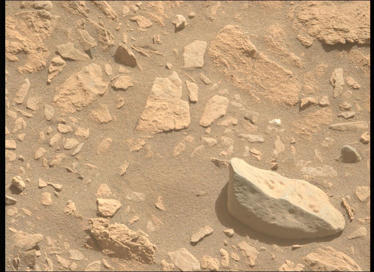 This image was taken by MCZ_LEFT onboard NASA's Mars rover Perseverance on Sol 569