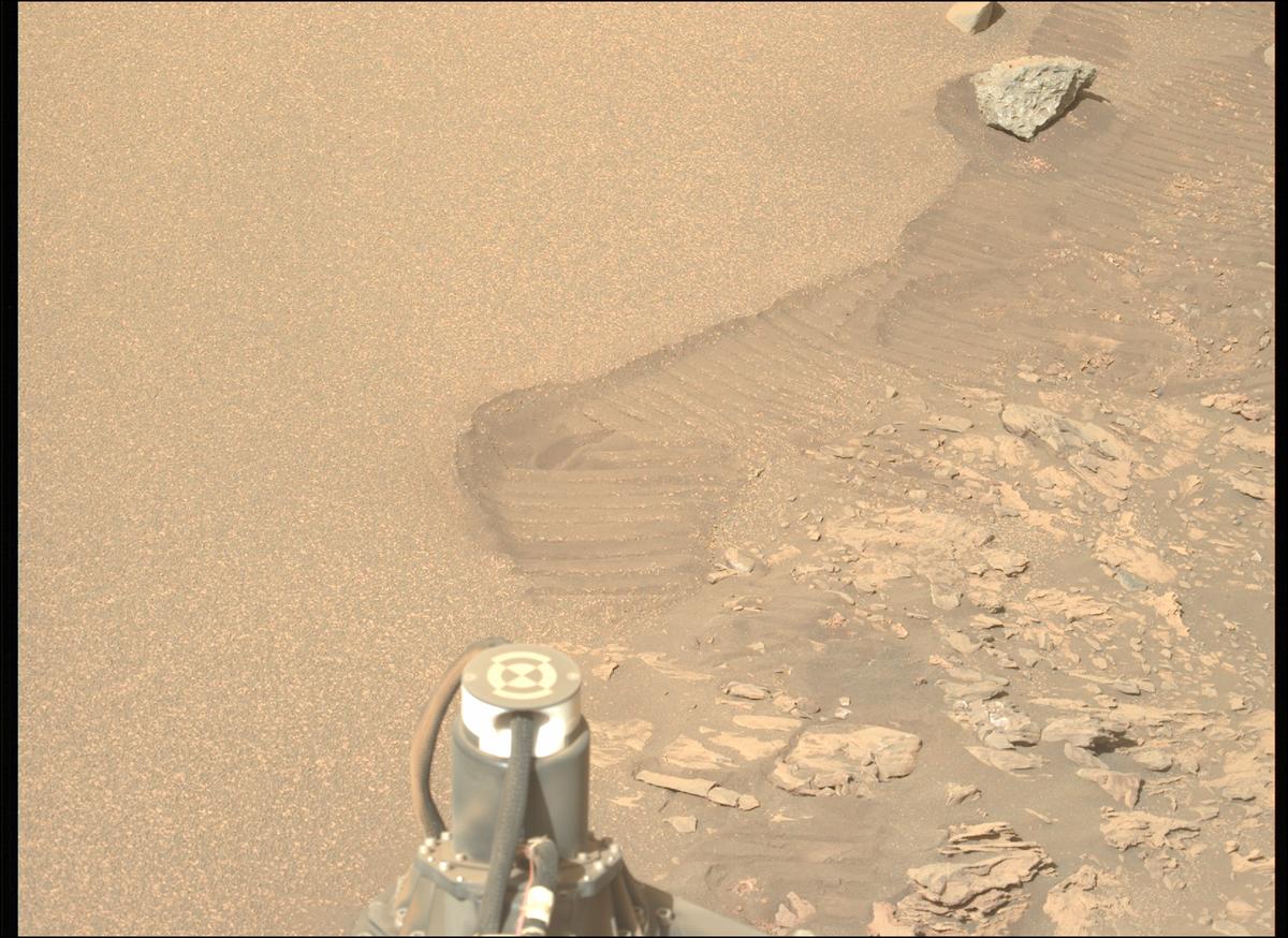 This image was taken by MCZ_LEFT onboard NASA's Mars rover Perseverance on Sol 569