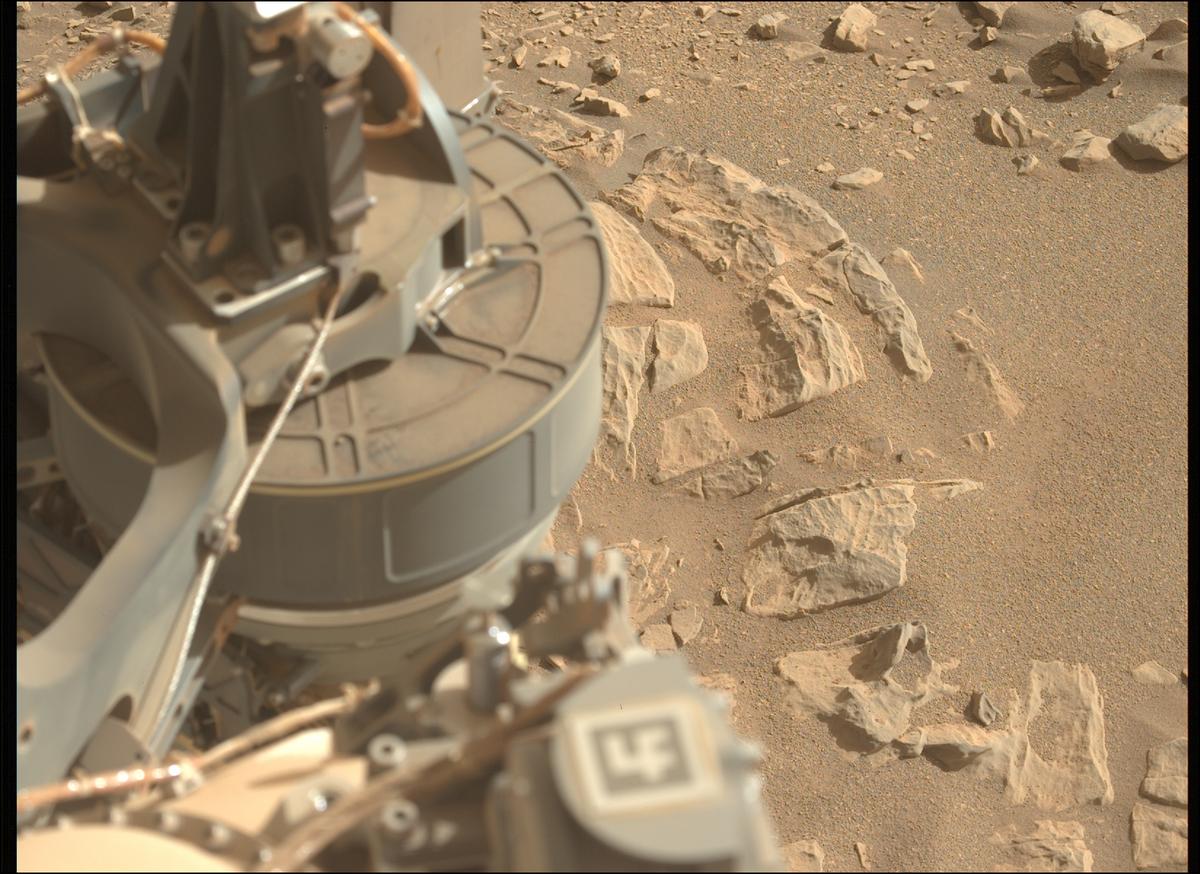 This image was taken by MCZ_LEFT onboard NASA's Mars rover Perseverance on Sol 569