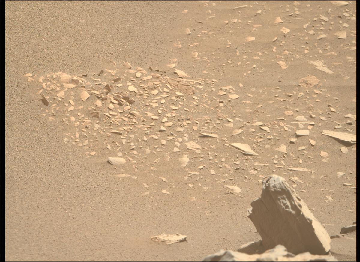 This image was taken by MCZ_RIGHT onboard NASA's Mars rover Perseverance on Sol 569
