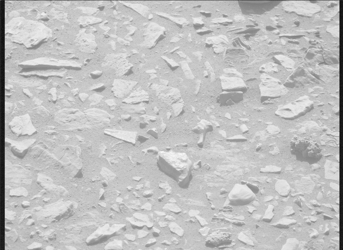 This image was taken by MCZ_RIGHT onboard NASA's Mars rover Perseverance on Sol 569