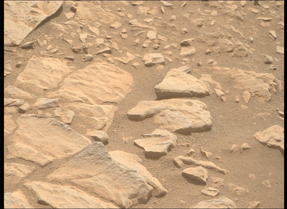 This image was taken by MCZ_RIGHT onboard NASA's Mars rover Perseverance on Sol 569