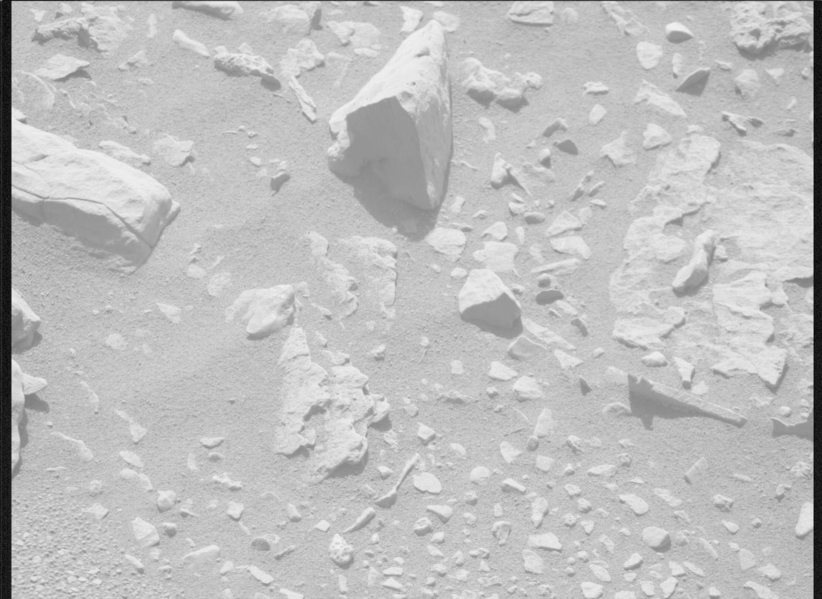 This image was taken by MCZ_RIGHT onboard NASA's Mars rover Perseverance on Sol 569