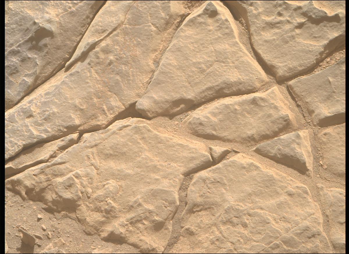 This image was taken by MCZ_RIGHT onboard NASA's Mars rover Perseverance on Sol 569