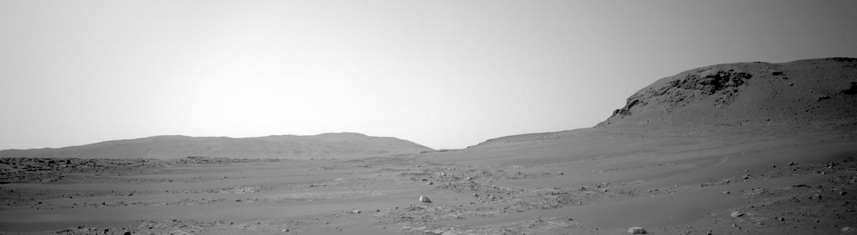 This image was taken by NAVCAM_LEFT onboard NASA's Mars rover Perseverance on Sol 570