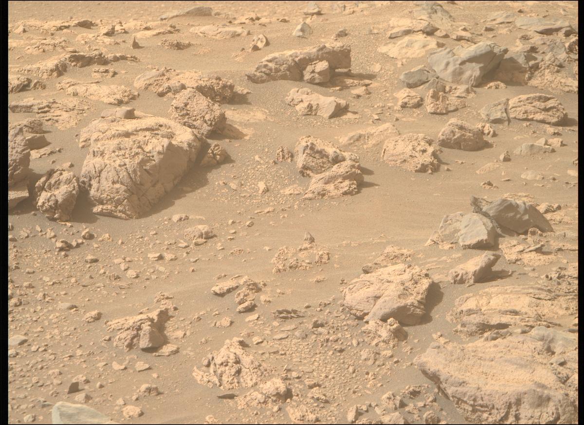 This image was taken by MCZ_RIGHT onboard NASA's Mars rover Perseverance on Sol 571