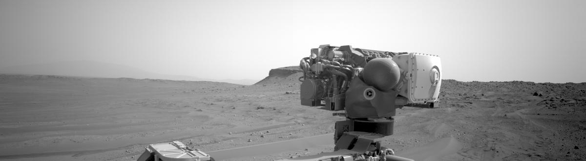 This image was taken by NAVCAM_LEFT onboard NASA's Mars rover Perseverance on Sol 572